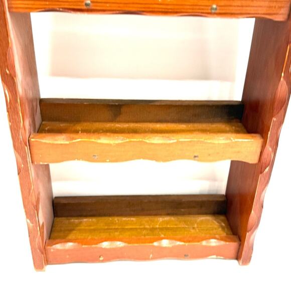 Vintage wooden trinket shelf hanging display - Picture 3 of 8